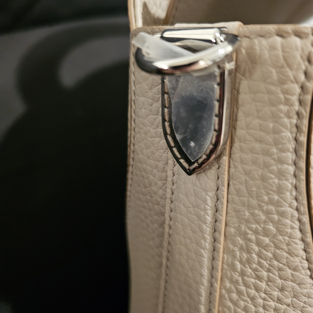 Tiffany & Co. Cream Heart-Shaped Women's Bag (Large Taupe) - Picture 3 of 6